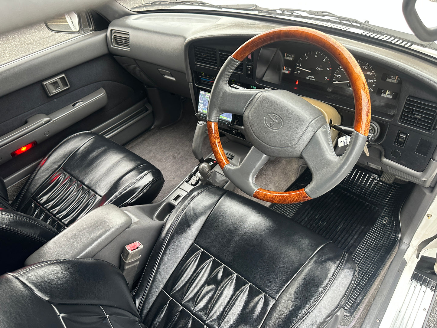 1995 TOYOTA HILUX SURF SSR-X LIMITED - 4WD - TURBO DIESEL — LOT#703