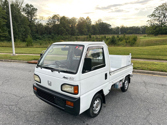 1993 HONDA ACTY SDX 4WD LIFTGATE TRUCK - 5 Speed — LOT#918