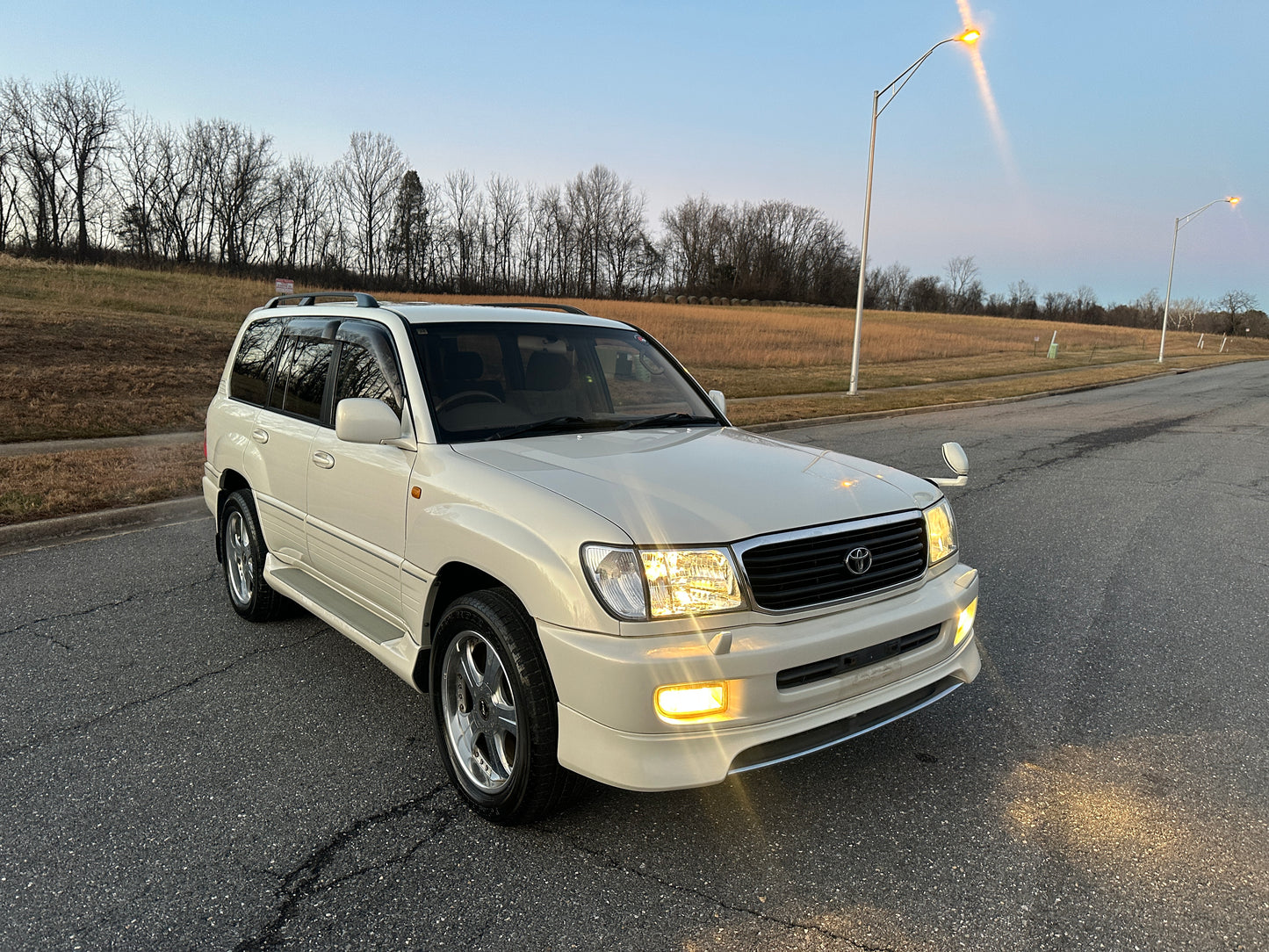 2000 TOYOTA LAND CRUISER VX LIMITED 4WD - “V8” GASOLINE - 82,661 MILES — LOT#724