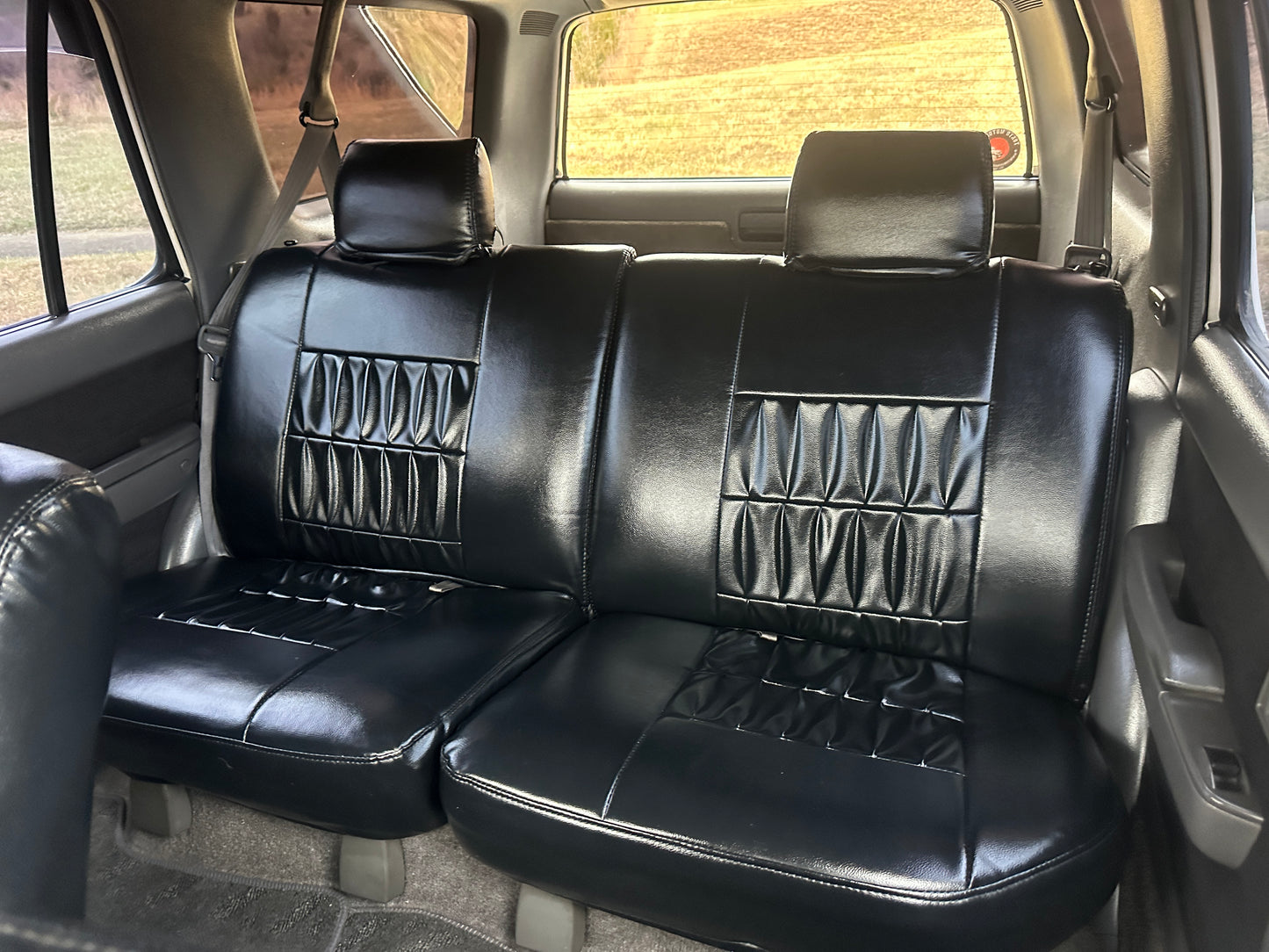 1995 TOYOTA HILUX SURF SSR-X LIMITED - 4WD - TURBO DIESEL — LOT#703