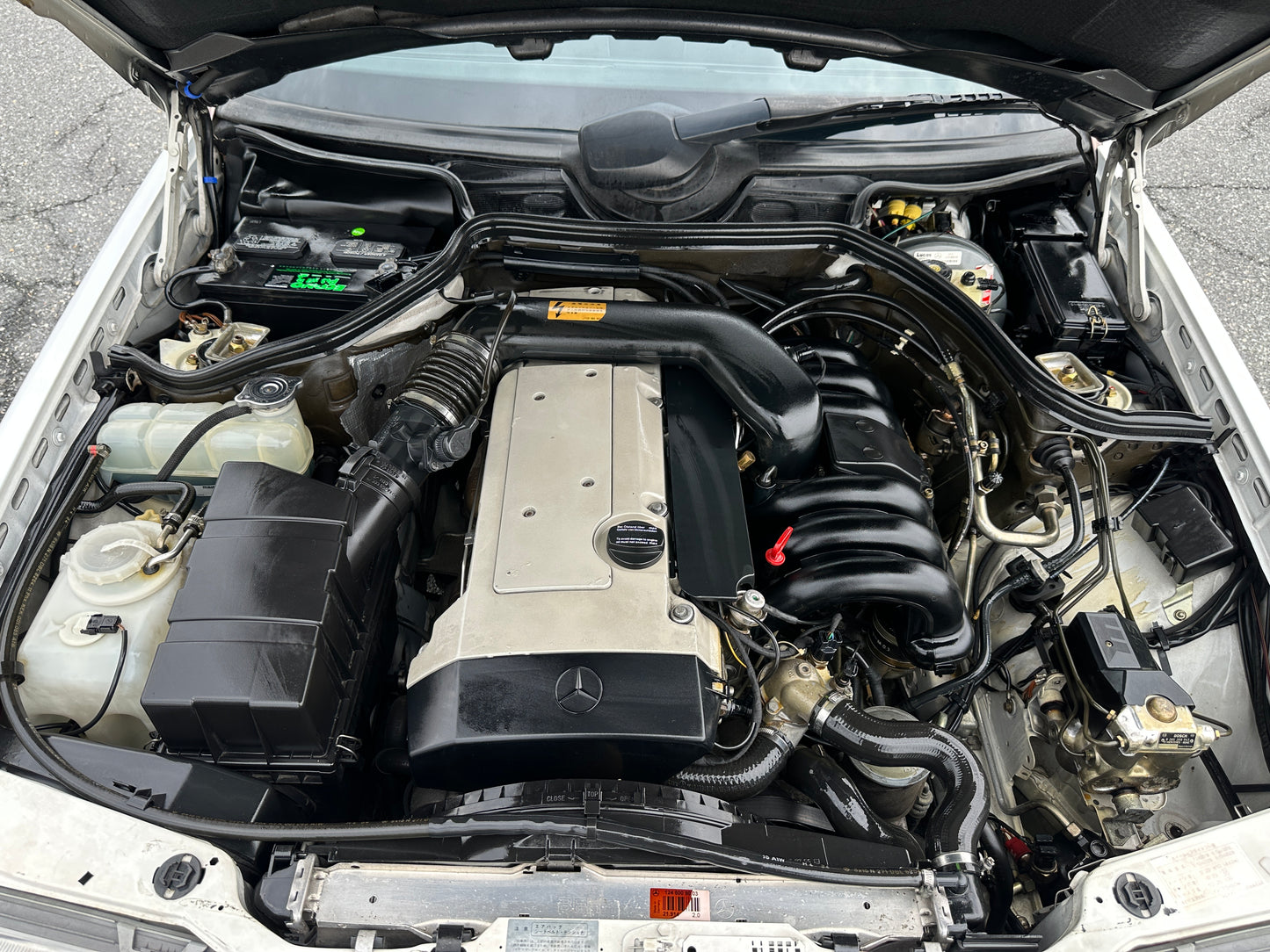 1995 JAPANESE MARKET MERCEDES BENZ E320 SEDAN