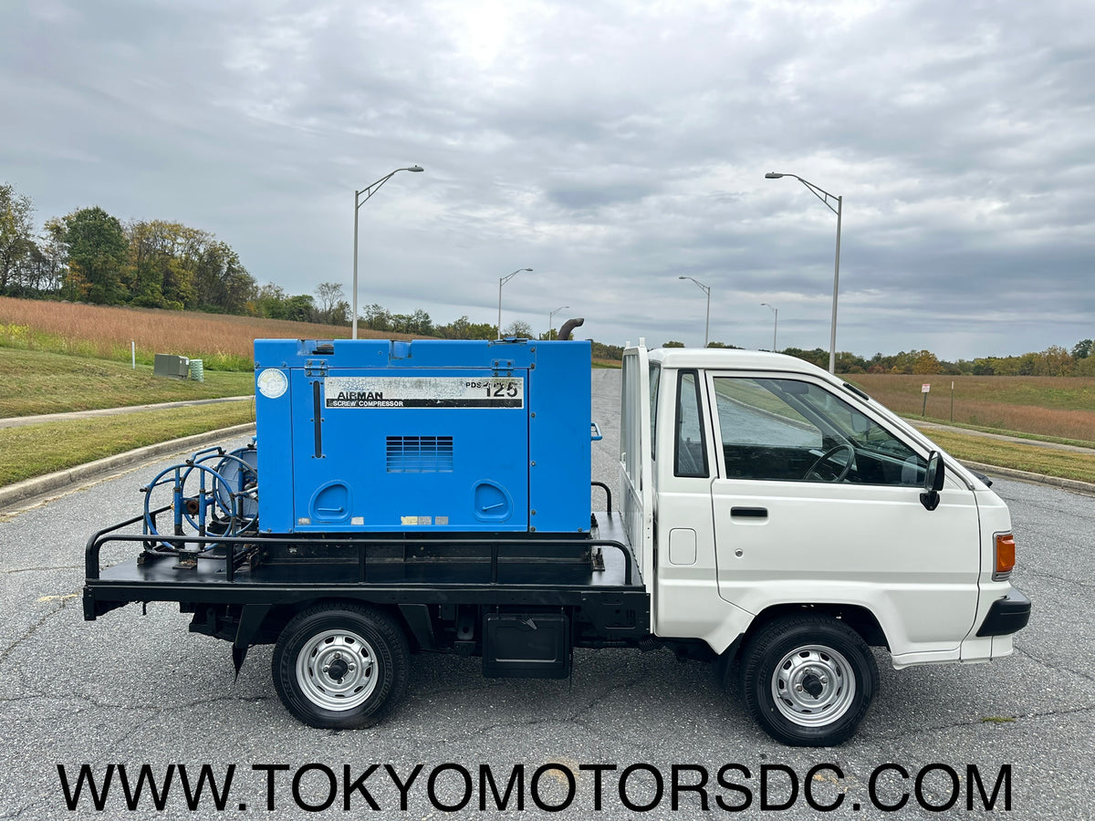 1992 TOYOTA TOWNACE AIR COMPRESSOR TRUCK - DIESEL - 17k MILES — LOT#958