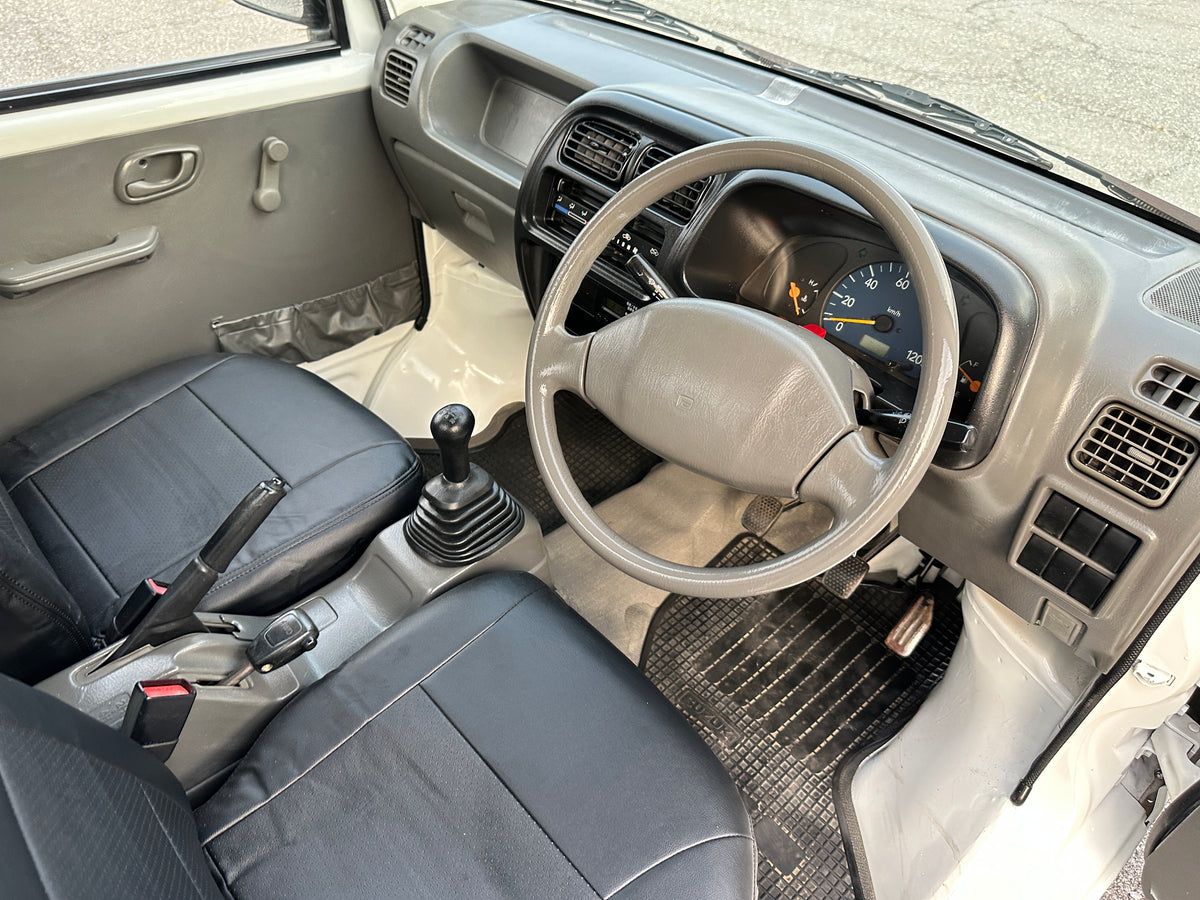 2000 SUZUKI CARRY - 4WD -FUEL INJECTED - 2 SPEED TRANSFER-CASE - A/C - ONLY 38k MILES — LOT#986