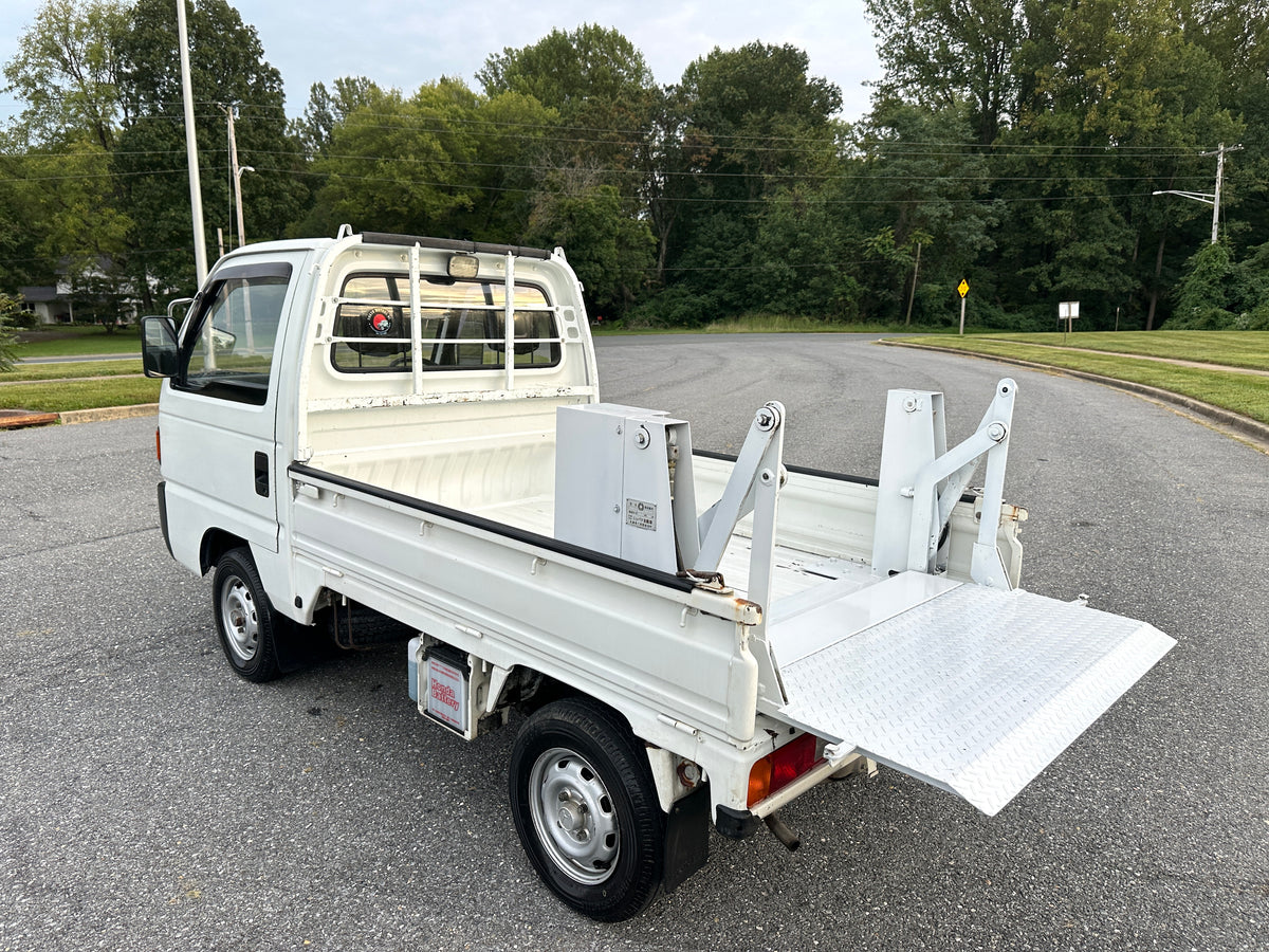 1993 HONDA ACTY SDX 4WD LIFTGATE TRUCK - 5 Speed — LOT#918