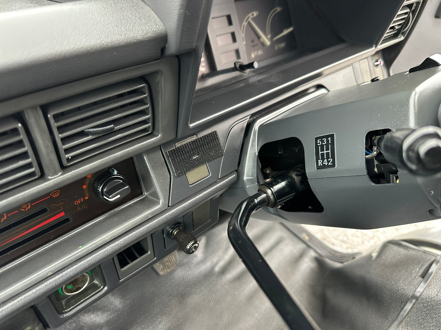 1996 TOYOTA TOWNACE CRANE TRUCK - DIESEL - A/C - 14k Miles — LOT#726