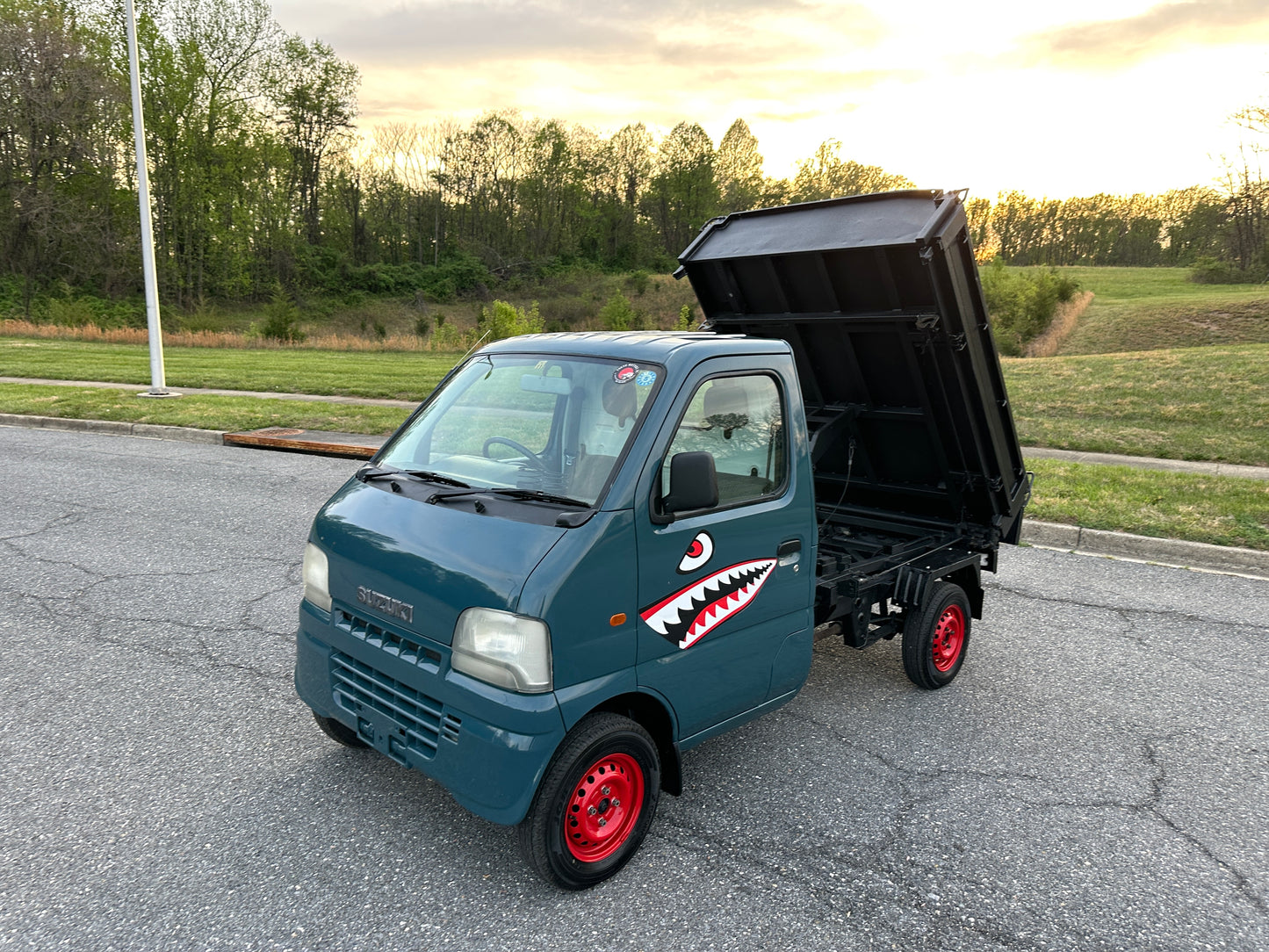 2000 SUZUKI CARRY 3-WAY DUMP TRUCK - 4WD - FUEL INJECTED- A/C - CUSTOM PAINTED — LOT#774