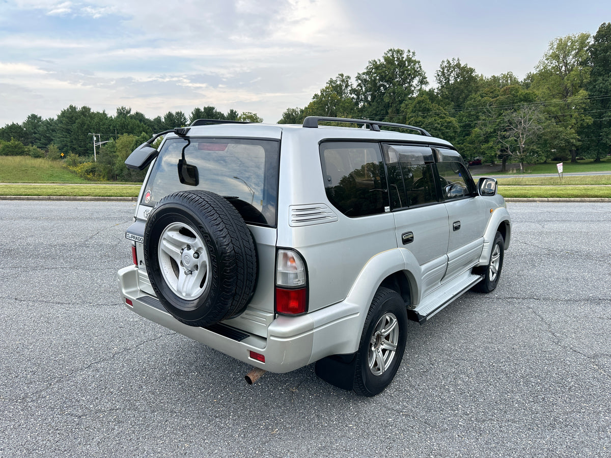 2000 Toyota Land Cruiser Prado TX Limited 4WD - 4 Cylinder Gasoline — LOT#904