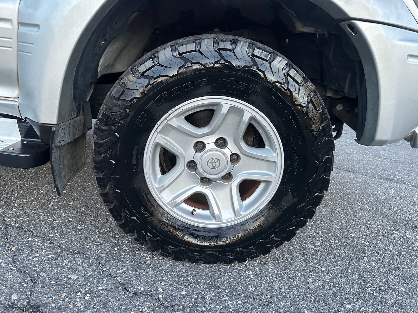 1999 Toyota Land Cruiser Prado TX Limited 4WD - 4 Cylinder Gasoline — LOT#688