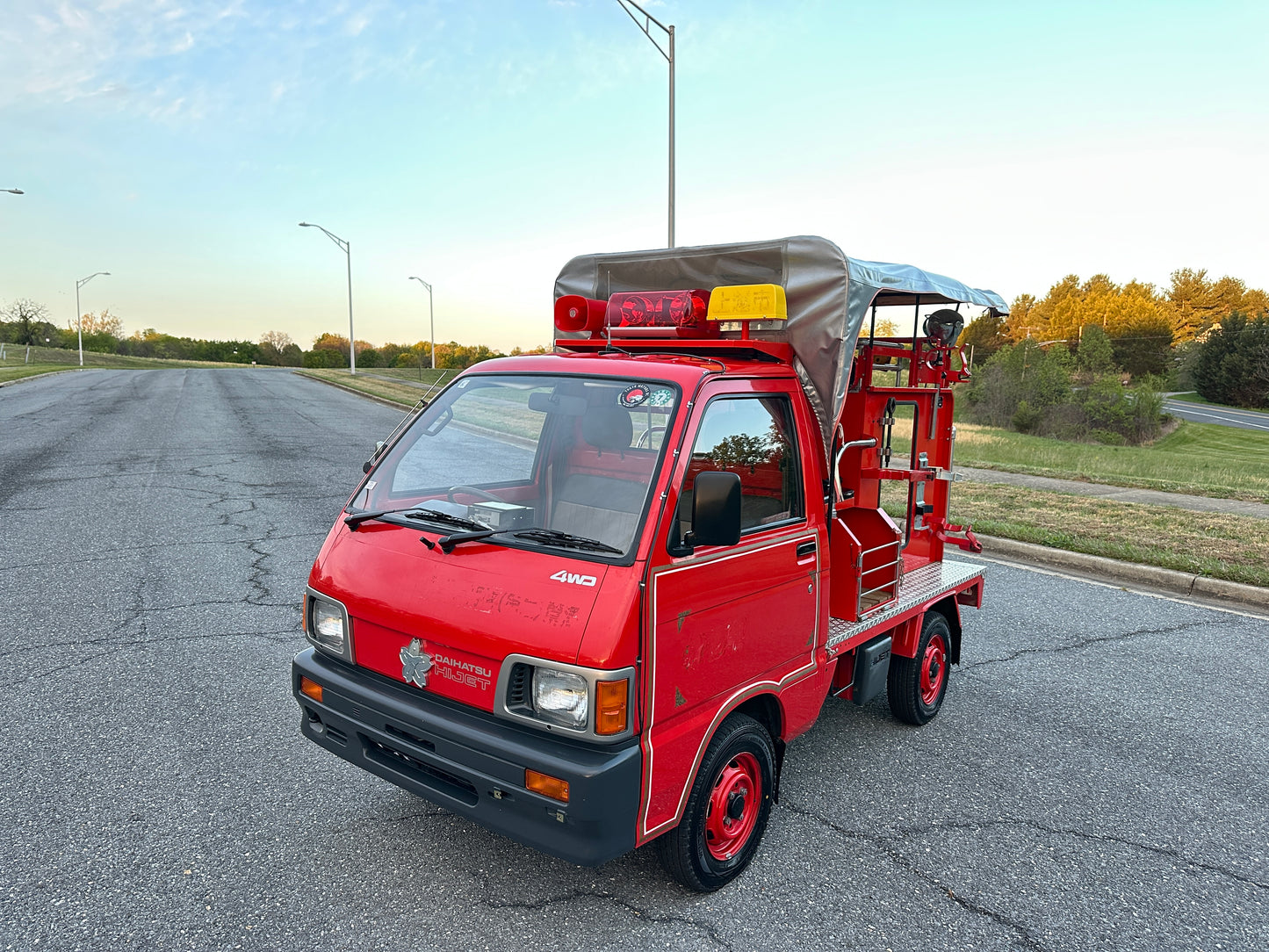 1992 DAIHATSU HIJET FIRE TRUCK 4WD V-S83P - 3,575 MILES - WORKING SIREN, EMERGENCY LIGHTS & PA SYSTEM — LOT#880