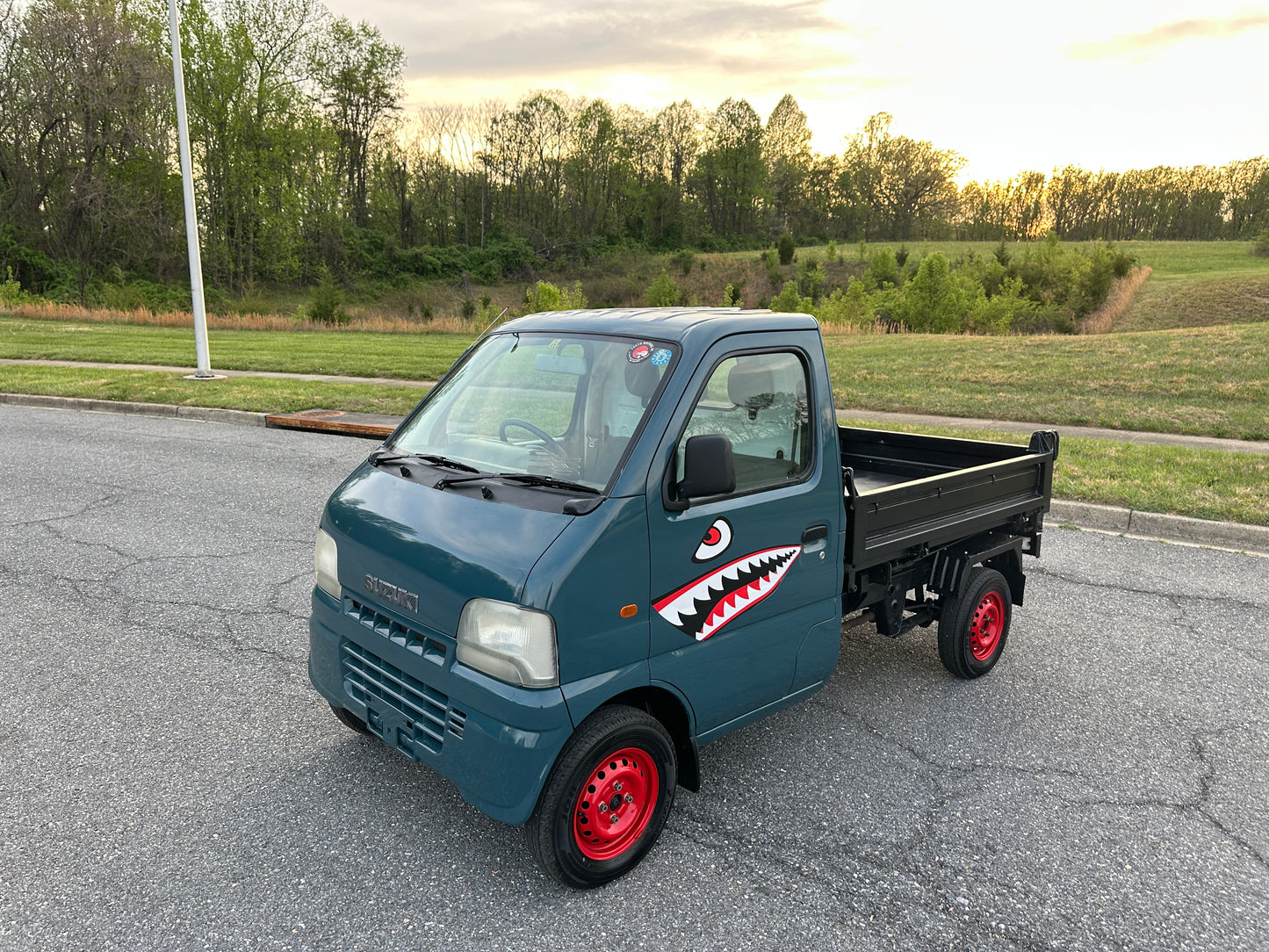 2000 SUZUKI CARRY 3-WAY DUMP TRUCK - 4WD - FUEL INJECTED- A/C - CUSTOM PAINTED — LOT#774