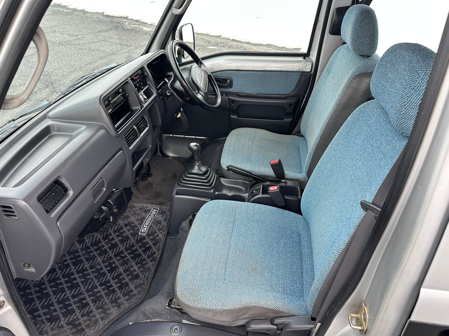 2000 SUBARU SAMBAR DIAS 4WD - 5 SPEED - FUEL INJECTION - AIRBAG — LOT#673