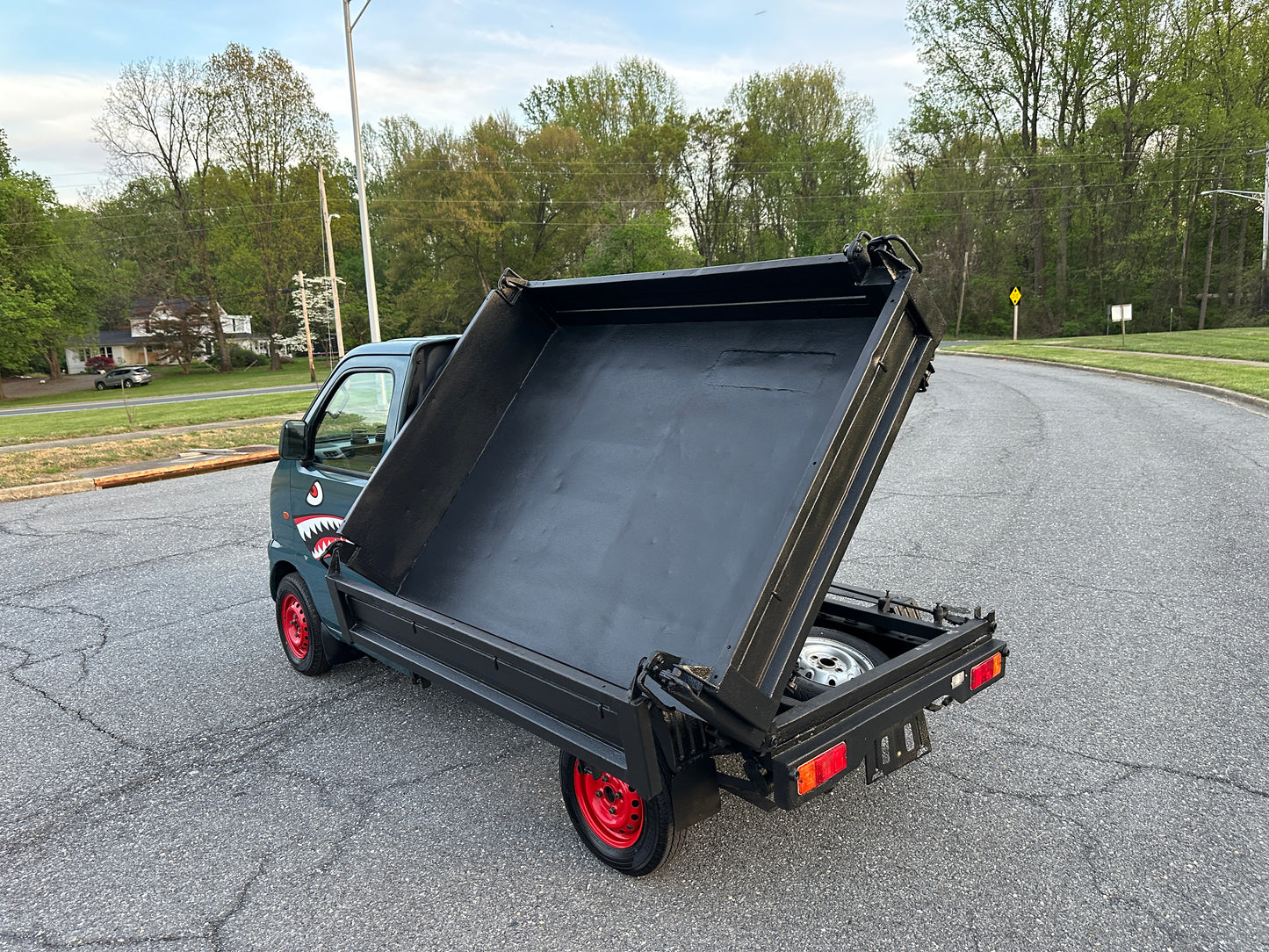 2000 SUZUKI CARRY 3-WAY DUMP TRUCK - 4WD - FUEL INJECTED- A/C - CUSTOM PAINTED — LOT#774