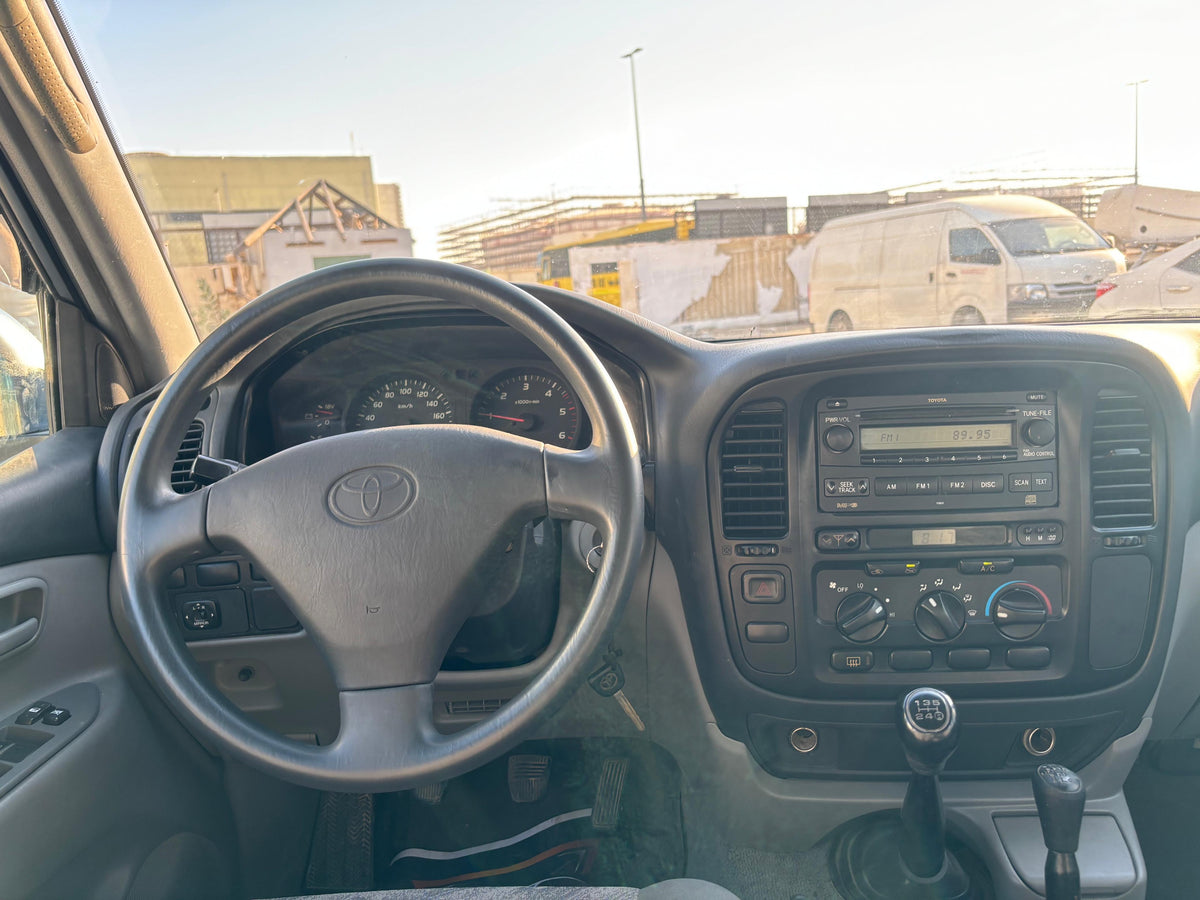 1998 TOYOTA LAND CRUISER HZJ105 GX - “GCC SPEC” - DIESEL- SOLID FRONT AXLE - DUAL FUEL TANKS