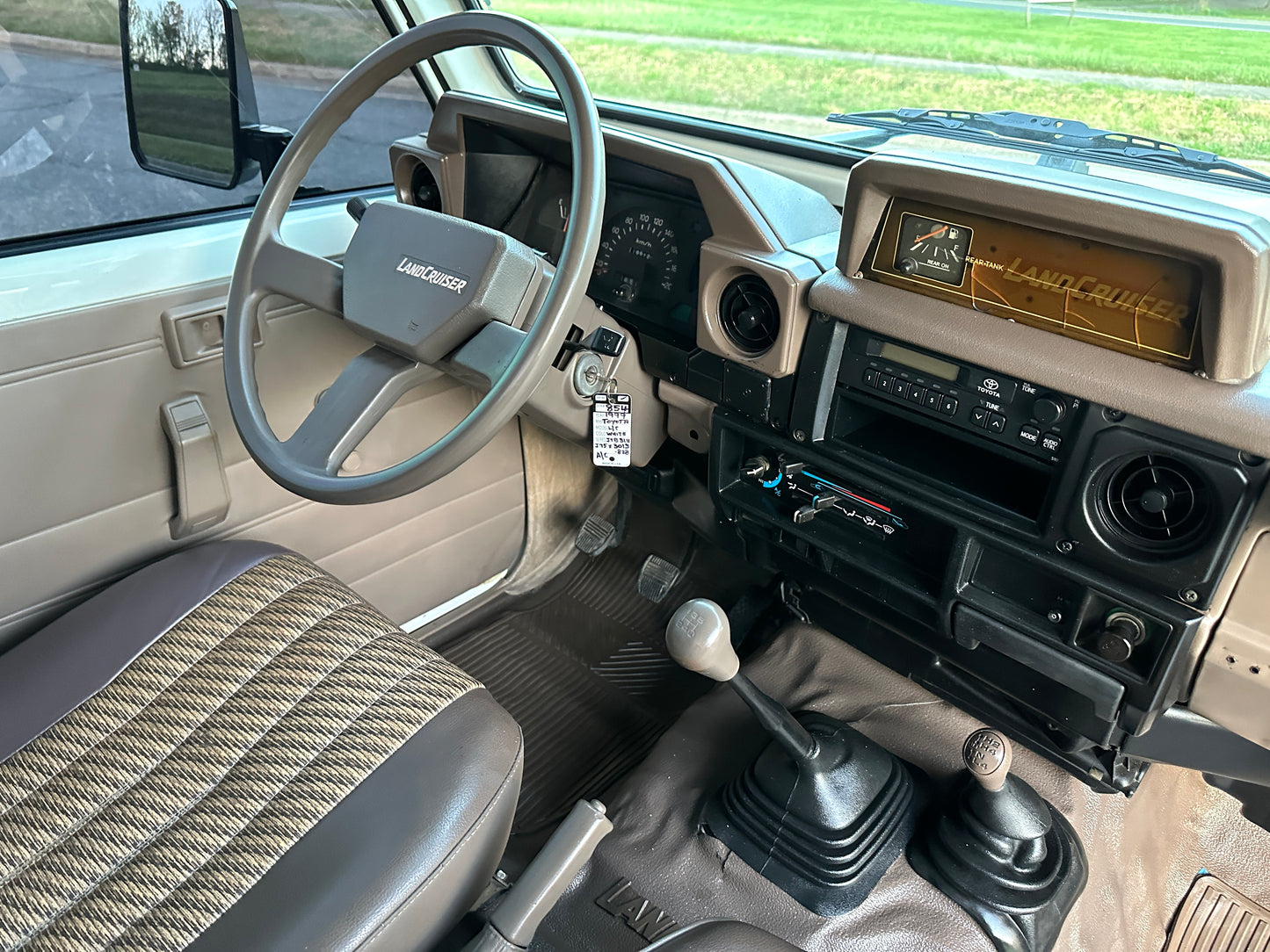 1999 TOYOTA LAND CRUISER FZJ75 PICKUP 4WD - GCC SPEC - LEFT HAND DRIVE - 5 SPEED MANUAL — LOT#854
