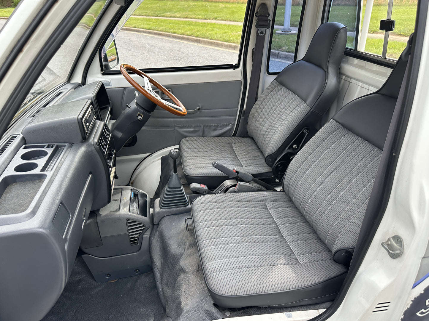 FULLY SERVICED - 1993 DAIHATSU HIJET JUMBO CUSTOM 4WD - AIR CONDITIONING — LOT#707