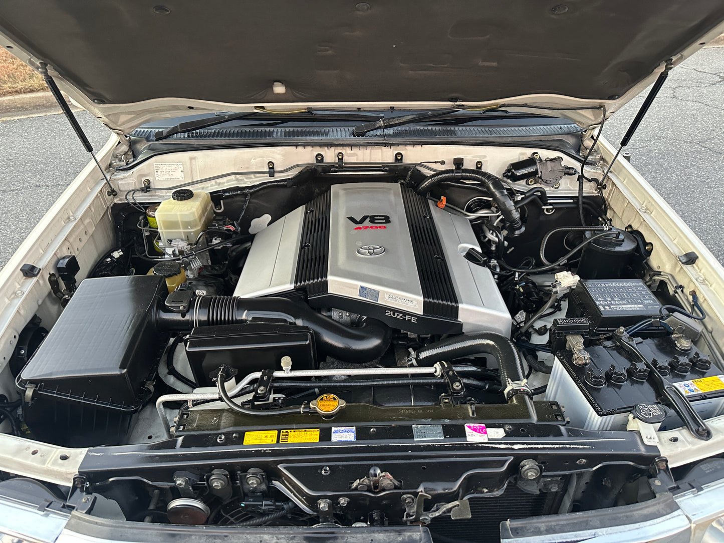 2000 TOYOTA LAND CRUISER VX LIMITED 4WD - “V8” GASOLINE - 82,661 MILES — LOT#724