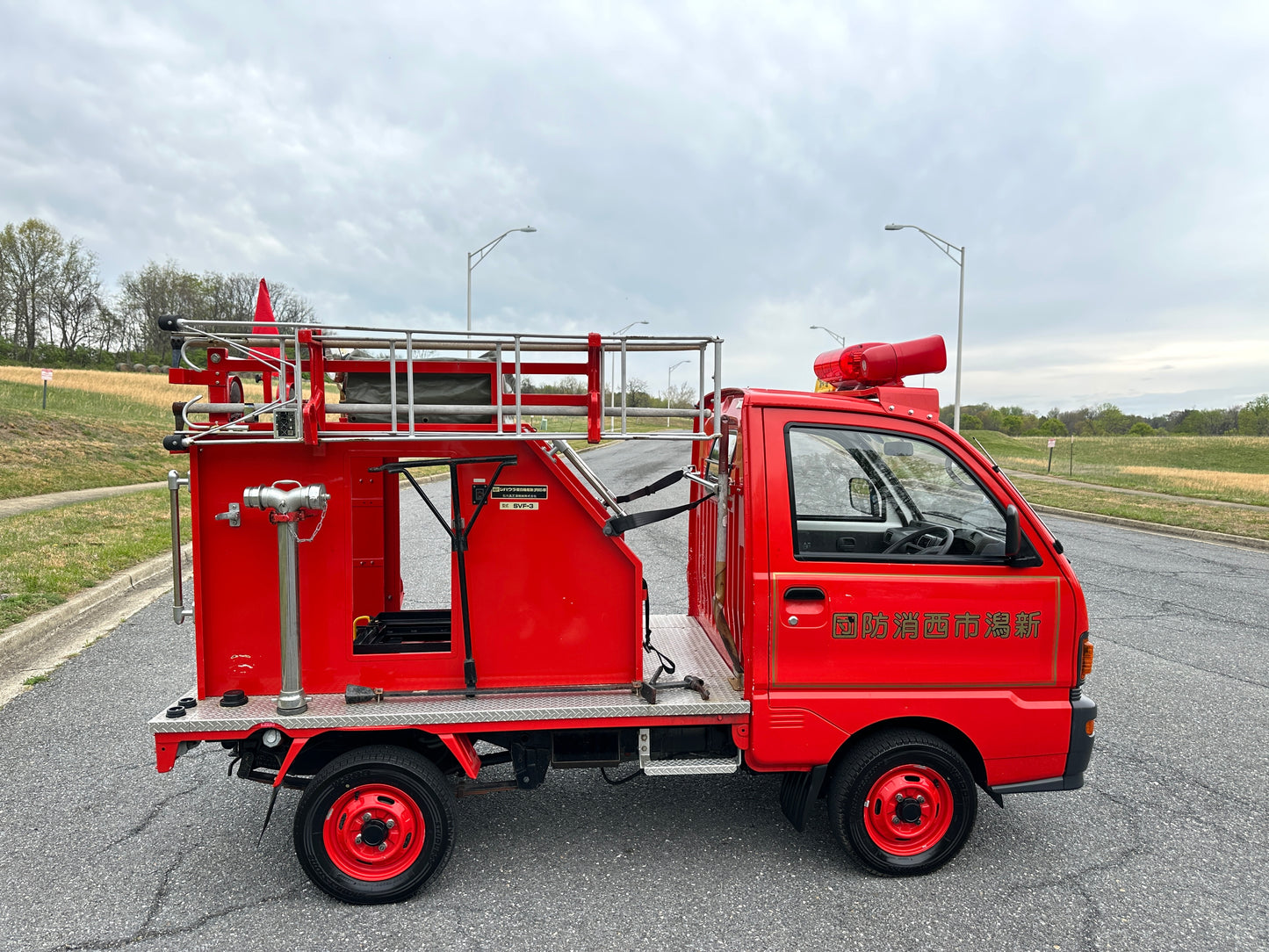 1994 MITSUBISHI MINICAB FIRE TRUCK V-U42T - 4,188 MILES — LOT#766