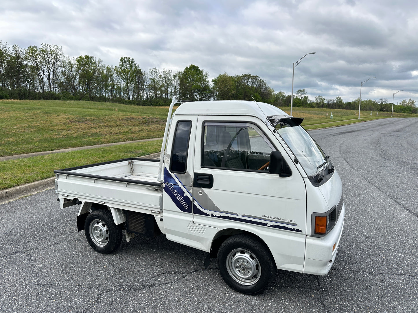 FULLY SERVICED - 1993 DAIHATSU HIJET JUMBO CUSTOM 4WD - AIR CONDITIONING — LOT#707