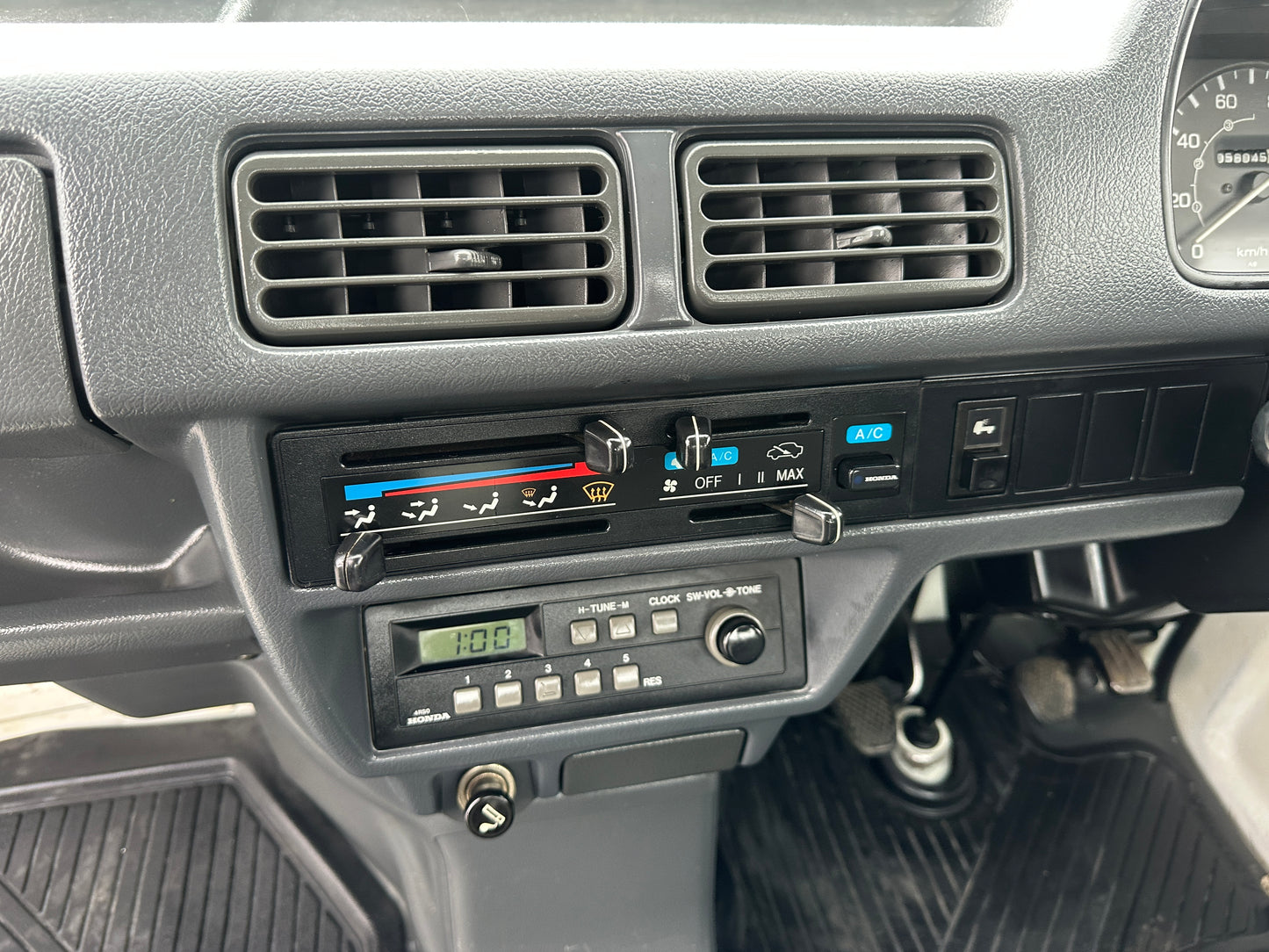 1998 HONDA ACTY SDX 4WD - A/C - 34k Miles — LOT#747