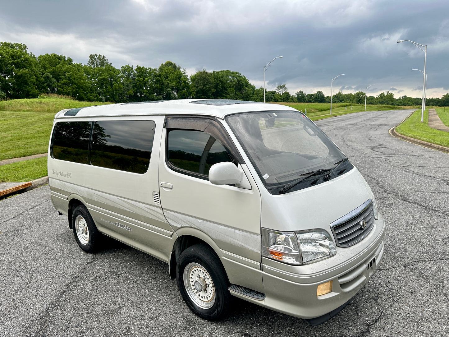 2000 TOYOTA HIACE SUPER CUSTOM LIVING SALOON EX 4WD — INTERCOOLER TURBO DIESEL