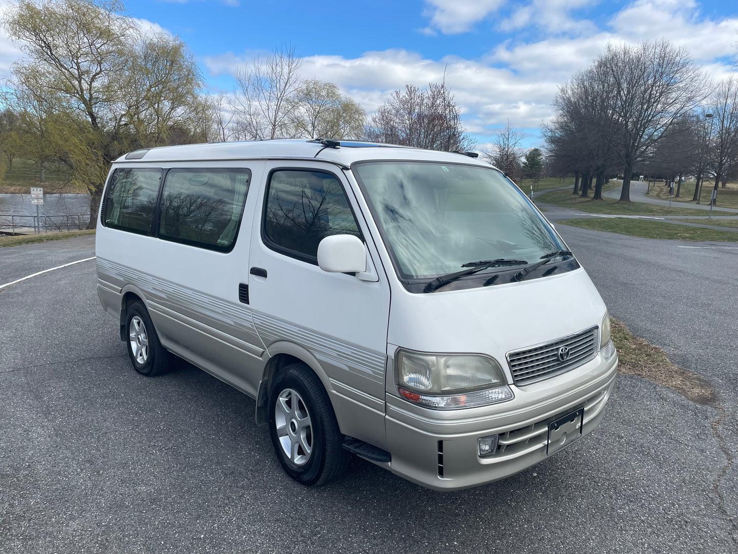 1997 TOYOTA HIACE SUPER CUSTOM LIVING SALOON EX KZH100