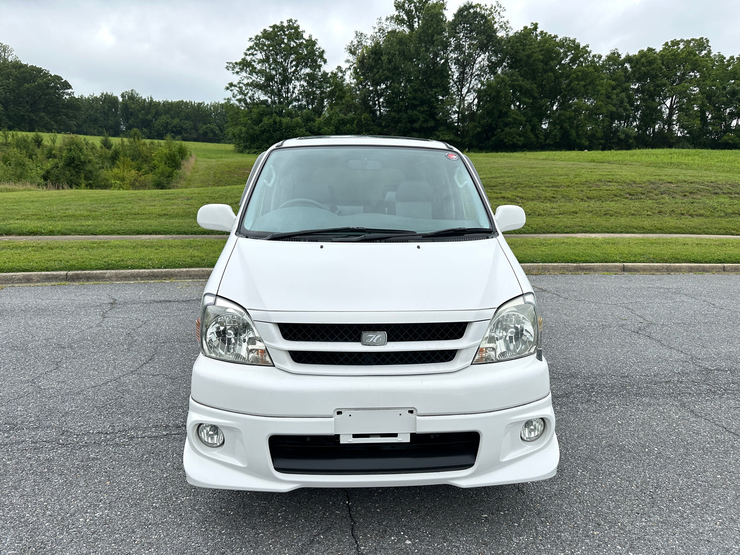 2000 TOYOTA TOURING HIACE - GASOLINE - 47,239 MILES — LOT#765