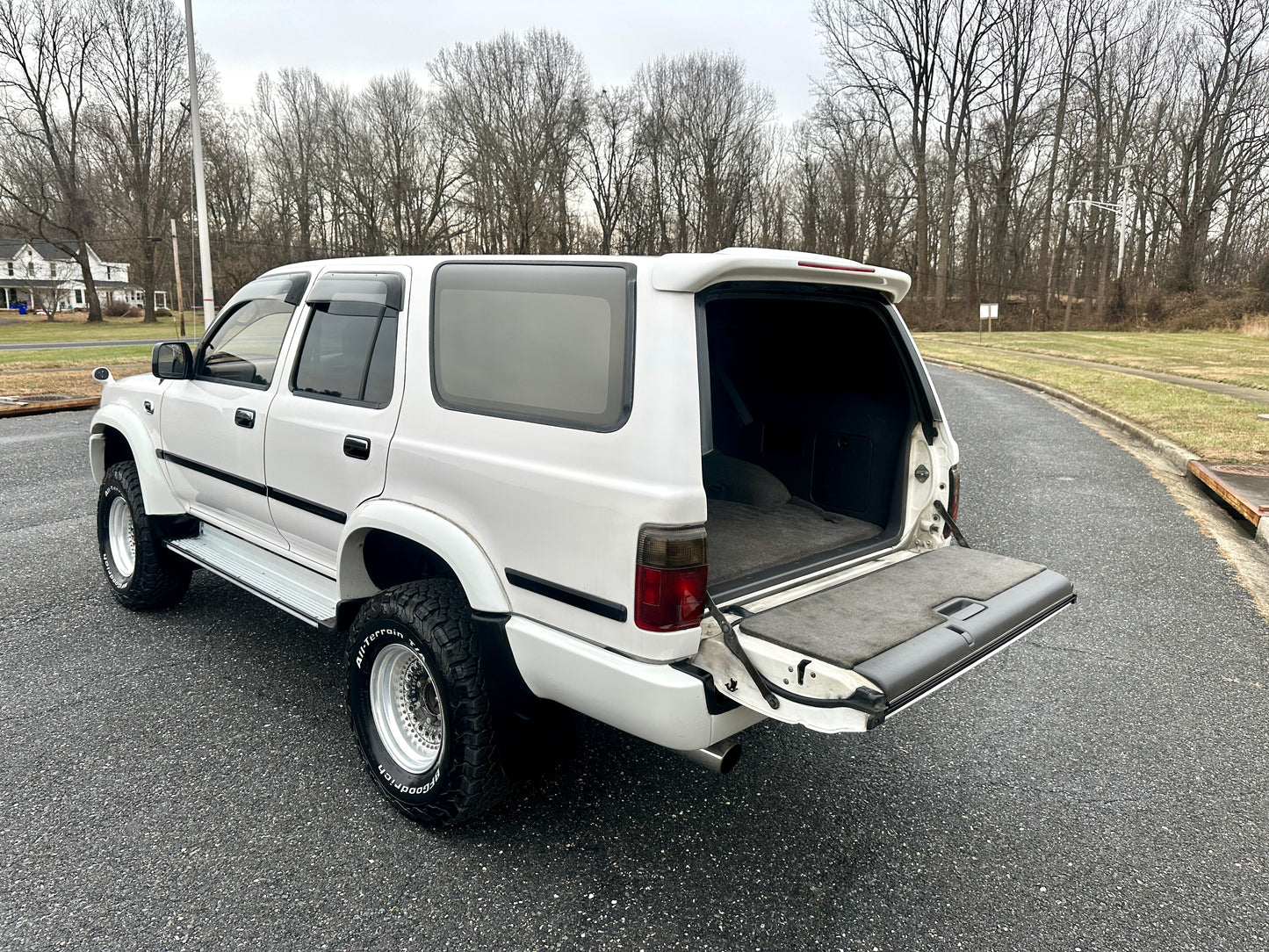 1995 TOYOTA HILUX SURF SSR-X LIMITED - 4WD - TURBO DIESEL — LOT#703