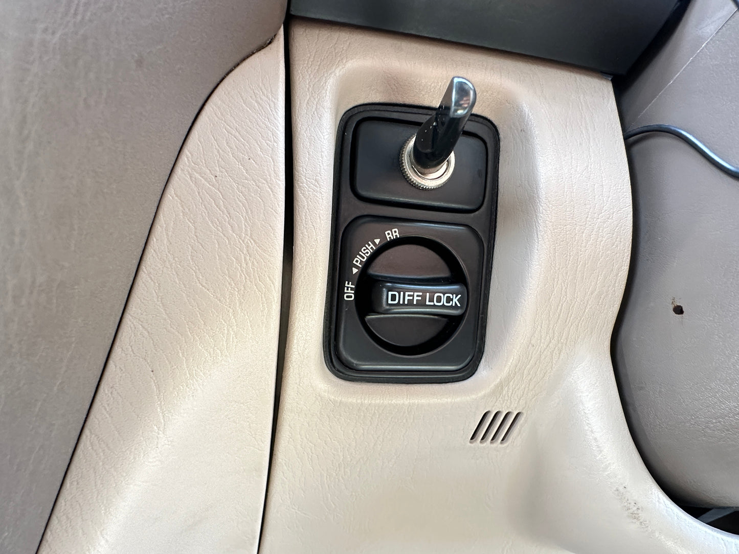 1998 Toyota Land Cruiser UZJ100 VX Limited
