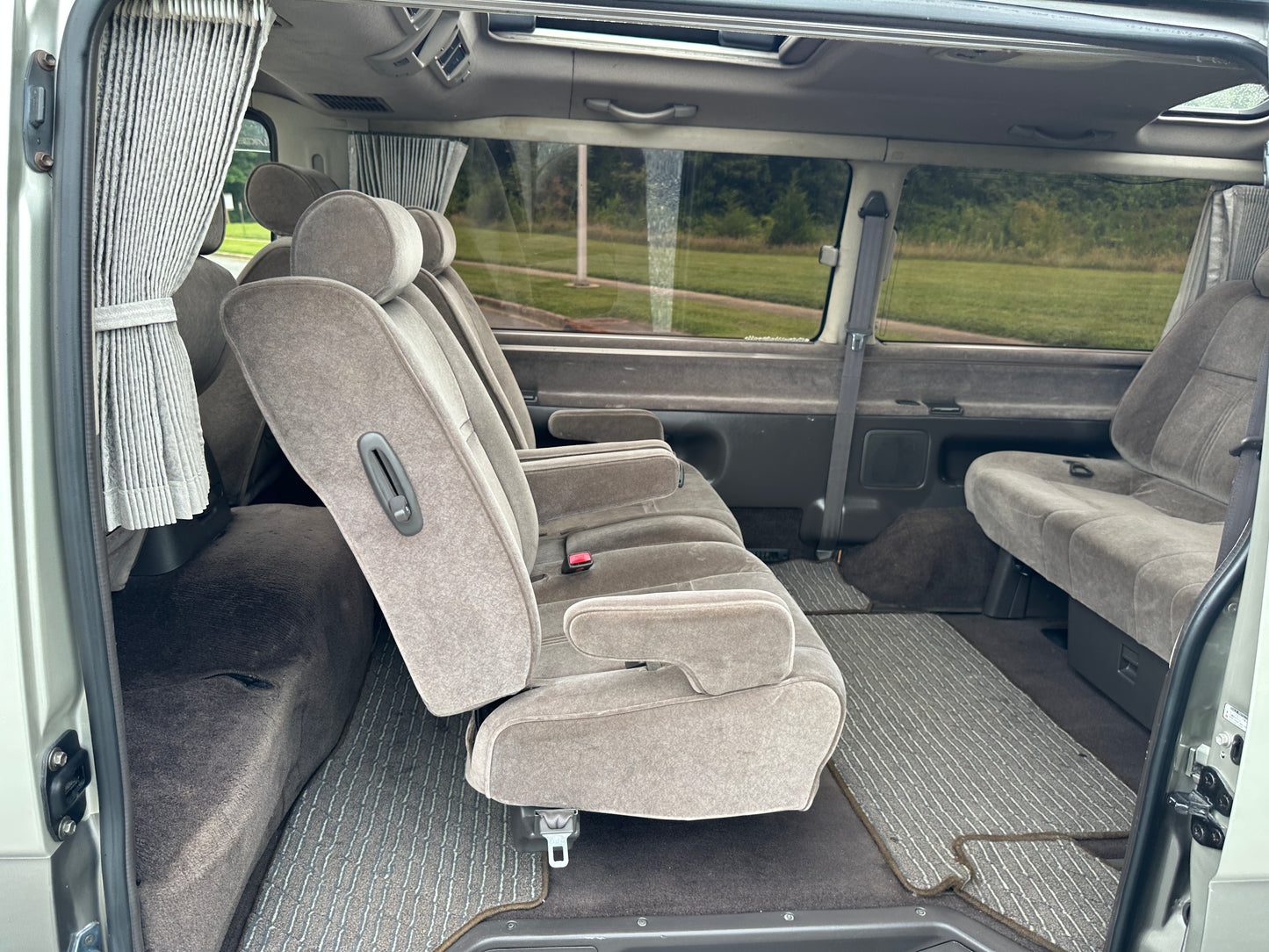 1998 TOYOTA HIACE SUPER CUSTOM LIMITED 4WD - TURBO DIESEL - LOT#910