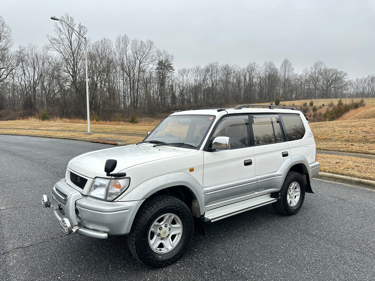 1999 Toyota Land Cruiser Prado TX Limited 4WD - 4 Cylinder Gasoline — LOT#686