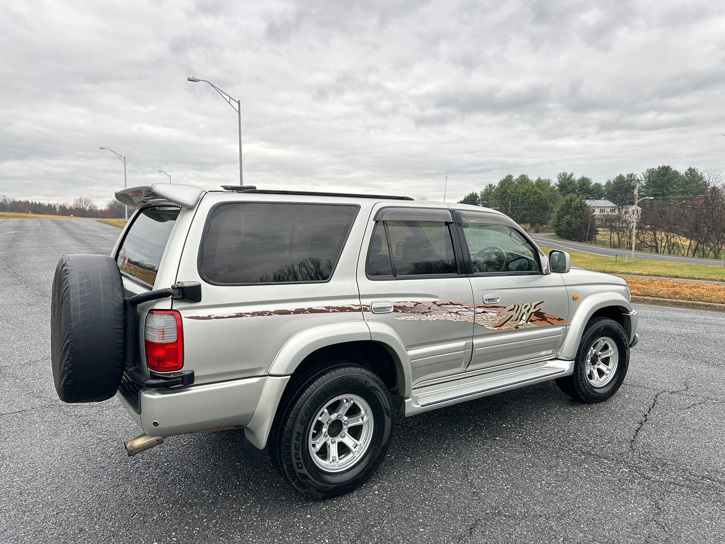 1998 TOYOTA HILUX SURF SSR-X 4WD - 4 Cylinder Gasoline — LOT#818