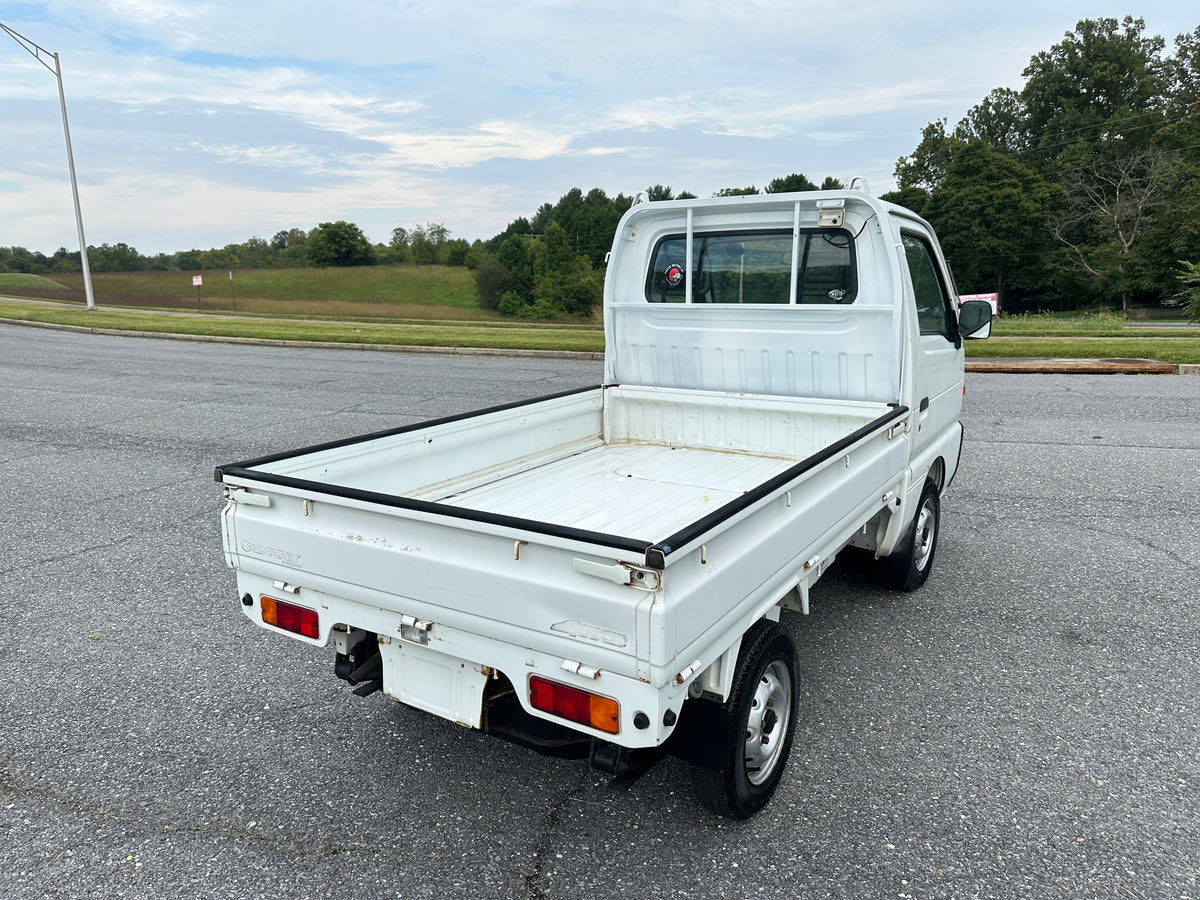 1998 SUZUKI CARRY 4WD - 5 SPEED - 38k MILES — LOT#809