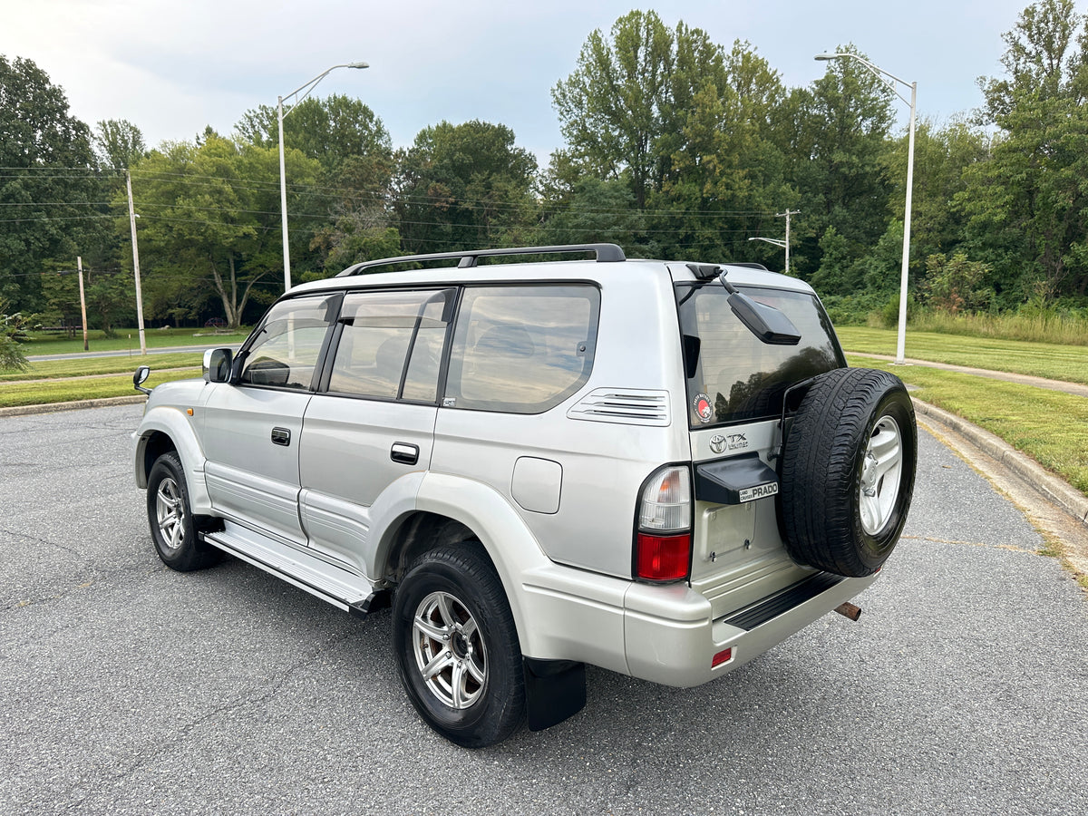2000 Toyota Land Cruiser Prado TX Limited 4WD - 4 Cylinder Gasoline — LOT#904