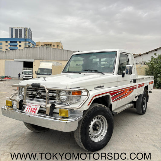 2001 TOYOTA LAND CRUISER LX FZJ79 PICKUP 4WD - “GCC SPEC” - 5 SPEED MANUAL - DUAL FUEL TANKS - FUEL INJECTION