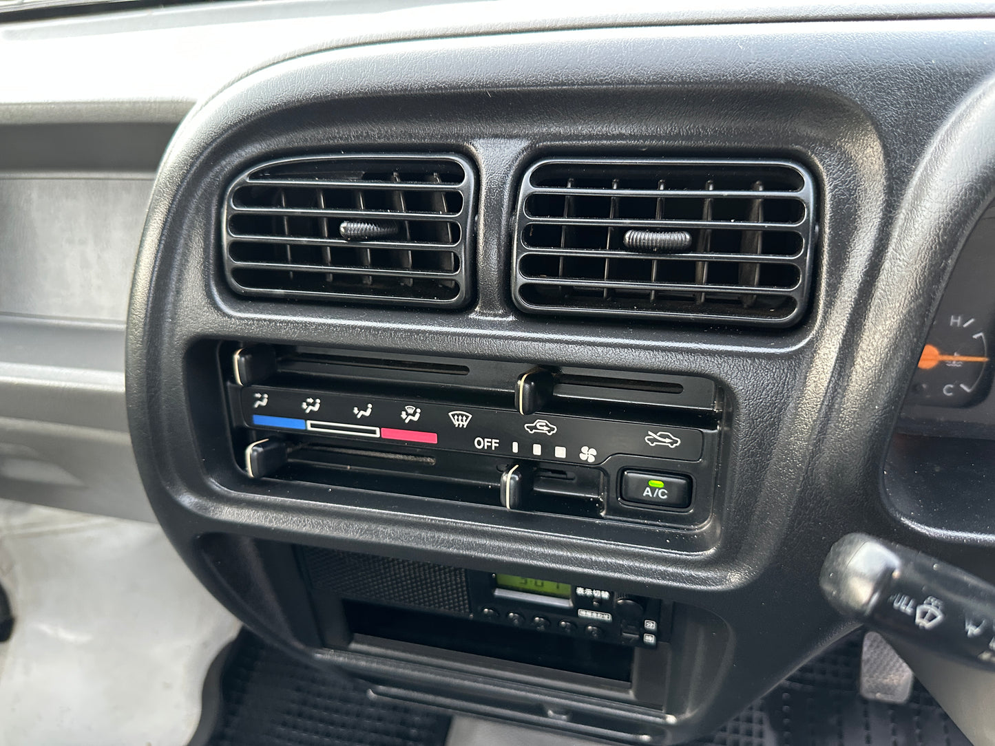 2000 SUZUKI CARRY 4WD - A/C - FUEL INJECTION