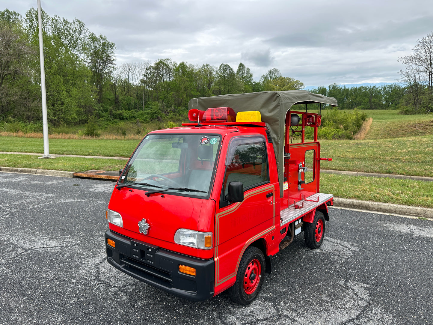 1998 SUBARU SAMBAR FIRE TRUCK 4WD V-KS4 - 10,525 MILES - WORKING SIREN, EMERGENCY LIGHTS & PA SYSTEM — LOT#884