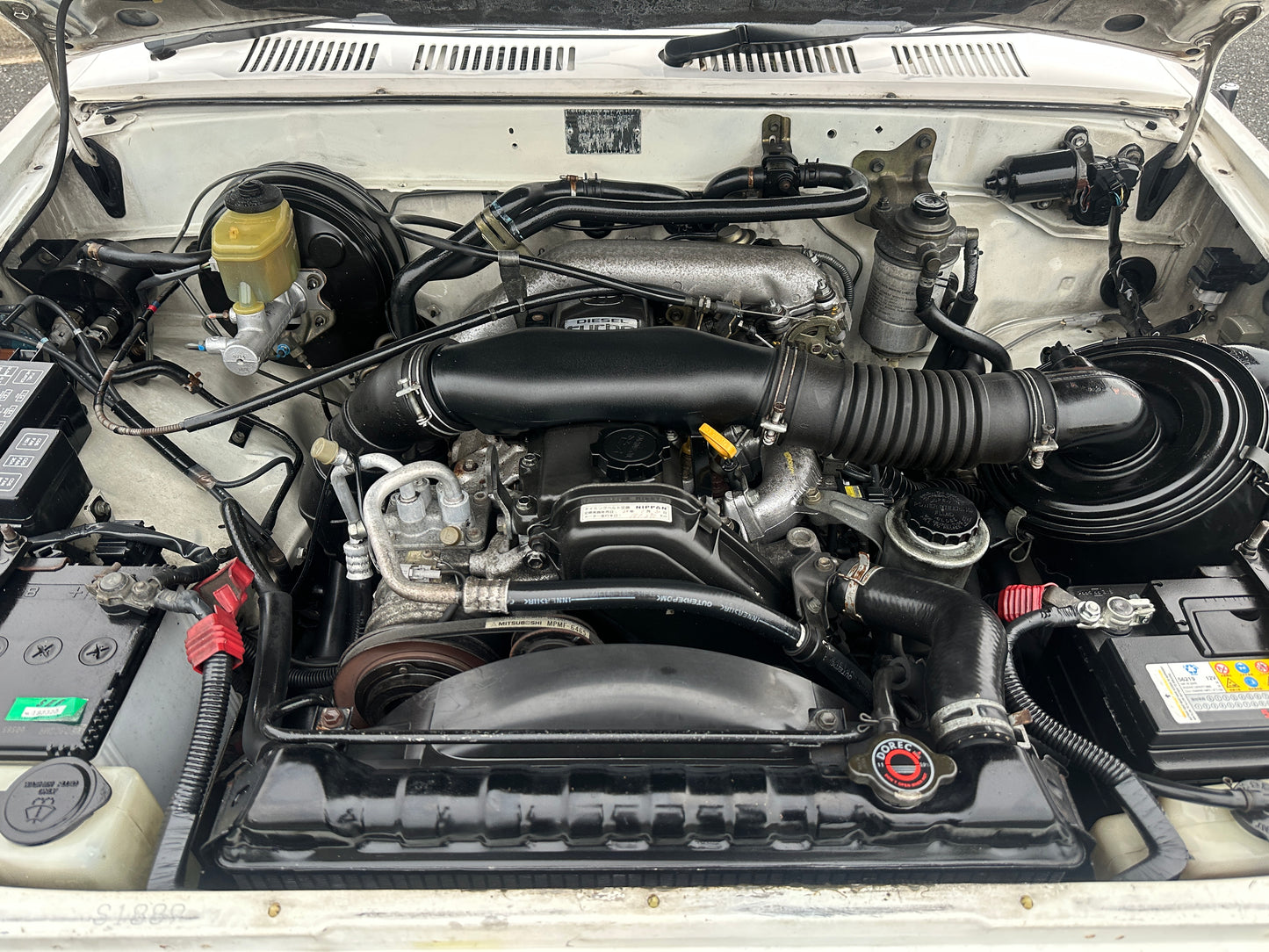 1995 TOYOTA HILUX SURF SSR-X LIMITED - 4WD - TURBO DIESEL — LOT#703