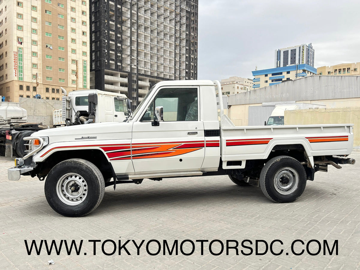 2001 TOYOTA LAND CRUISER LX FZJ79 PICKUP 4WD - “GCC SPEC” - 5 SPEED MANUAL - DUAL FUEL TANKS - FUEL INJECTION