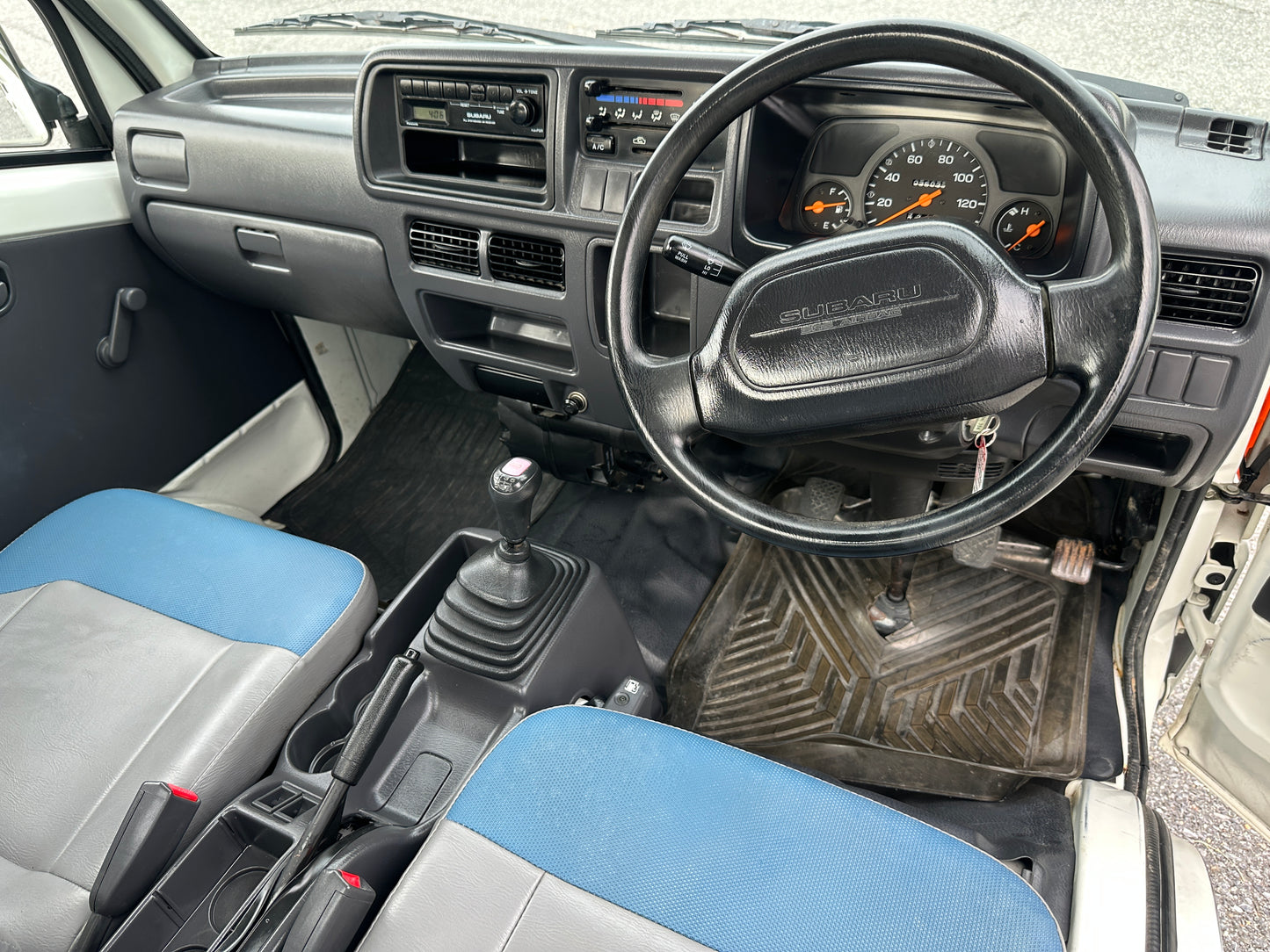 2000 SUBARU SAMBAR 4WD - A/C - POWER STEERING & AIRBAG — LOT#583