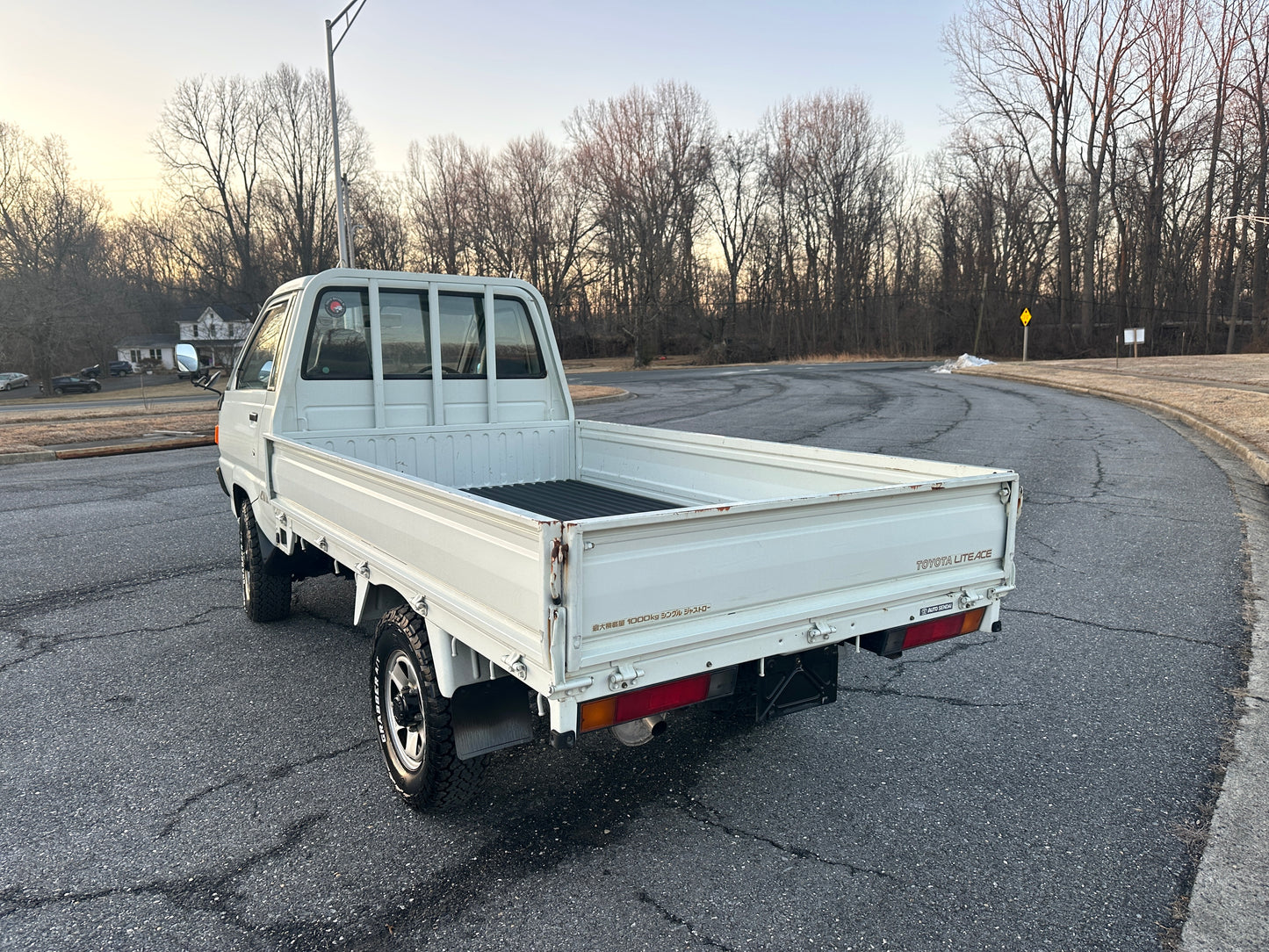 1996 TOYOTA LITEACE YM65 - 4WD - 10,931 Miles - LONG BED VERSION - AIR CONDITIONING — LOT#729