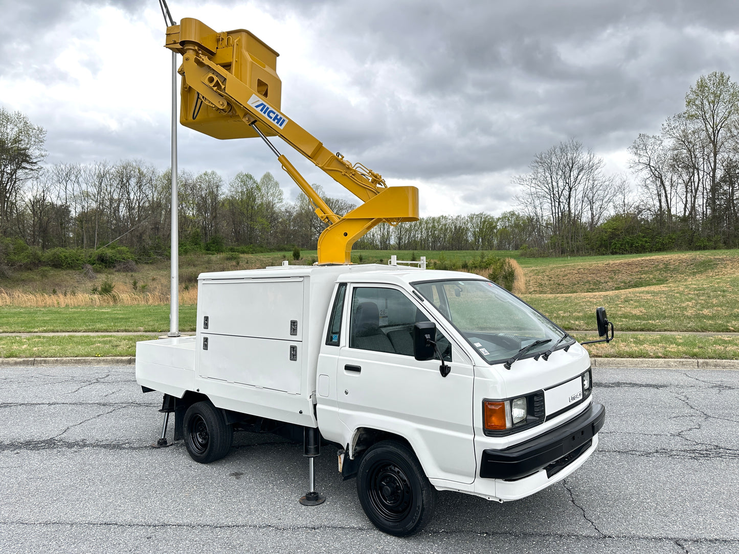 1997 TOYOTA LITEACE AICHI BUCKET TRUCK CM55