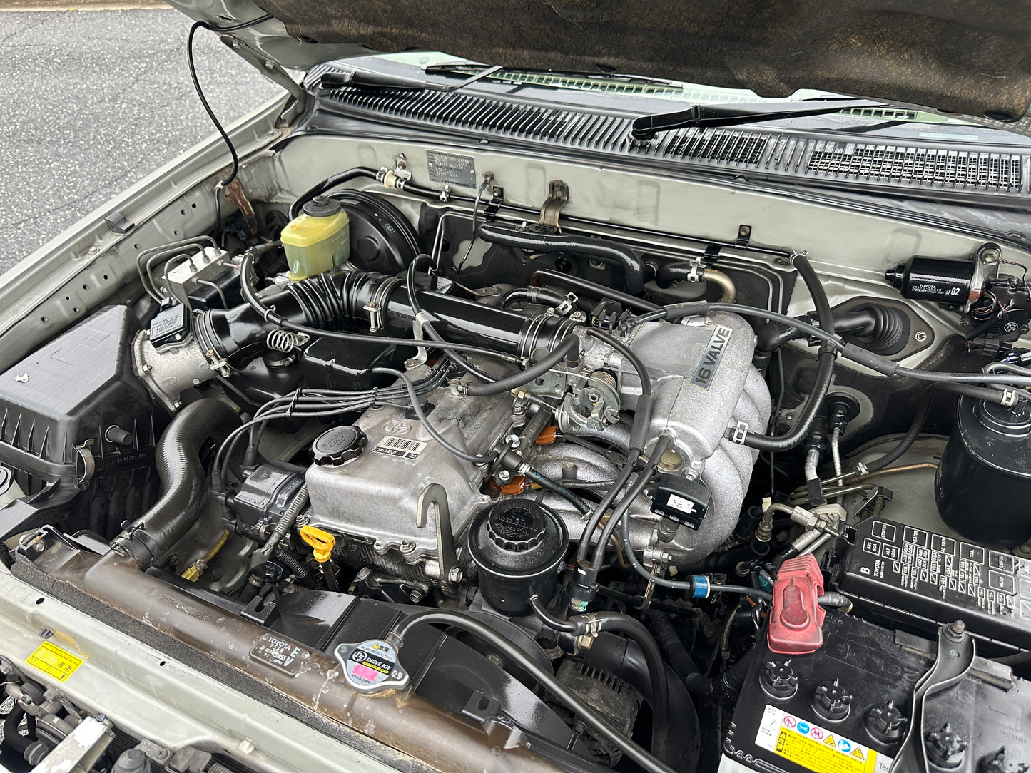 1998 TOYOTA HILUX SURF SSR-X 4WD - 4 Cylinder Gasoline — LOT#818