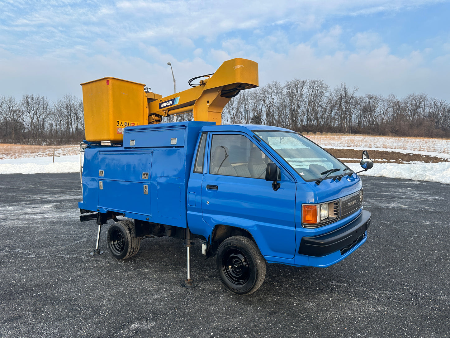 1991 TOYOTA TOWNACE AICHI BUCKET TRUCK - DIESEL — LOT#784