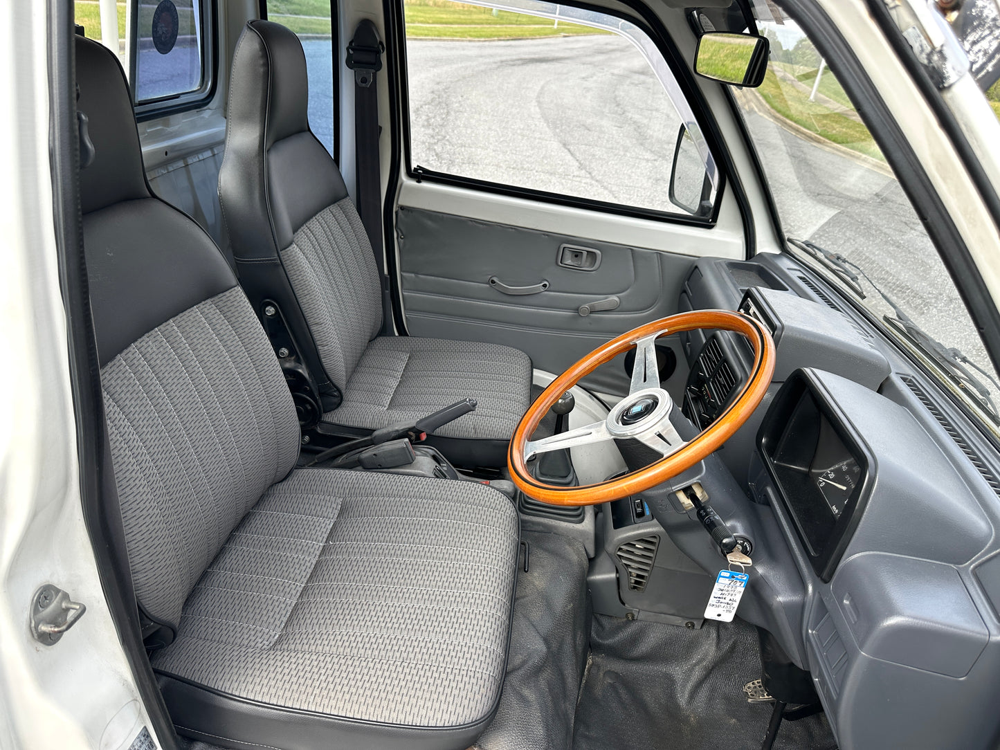FULLY SERVICED - 1993 DAIHATSU HIJET JUMBO CUSTOM 4WD - AIR CONDITIONING — LOT#707