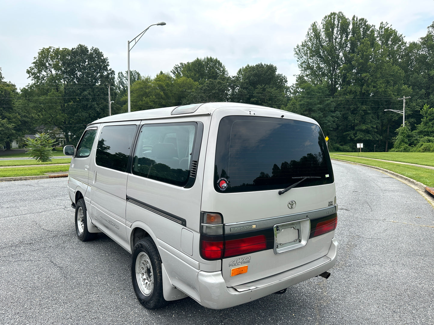 1998 TOYOTA HIACE SUPER CUSTOM G KZH106 4WD - TURBO DIESEL — LOT#722