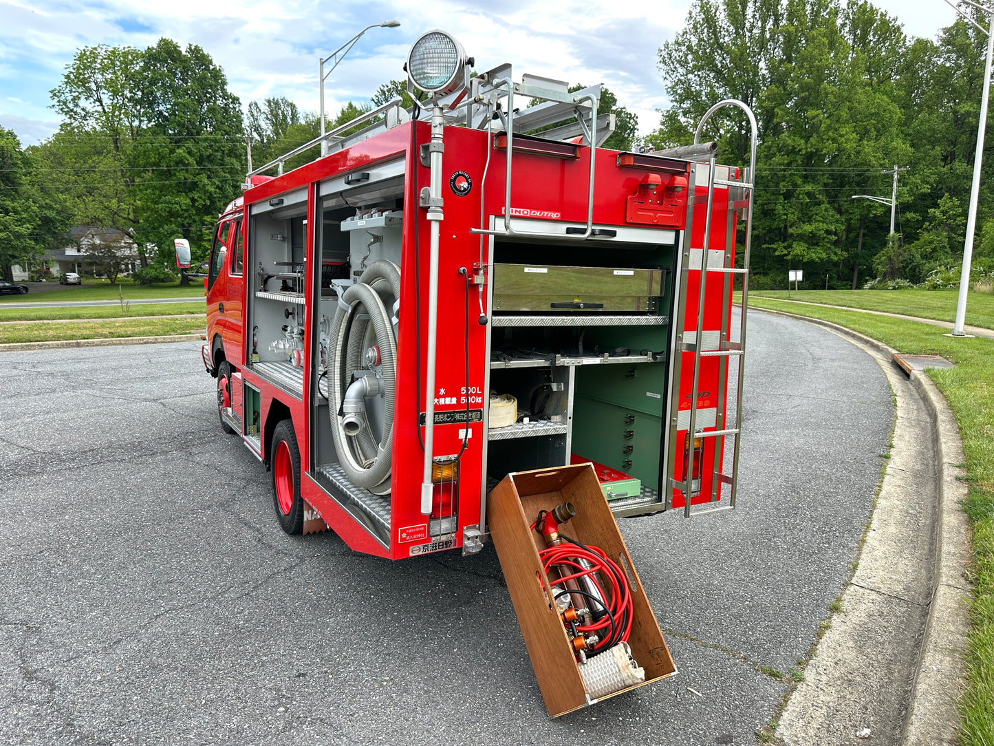 2000 HINO DUTRO 4WD JAPANESE FIRE TRUCK - 4WD - DIESEL - 5,829 MILES - A/C - FULLY FUNCTIONAL — LOT#856
