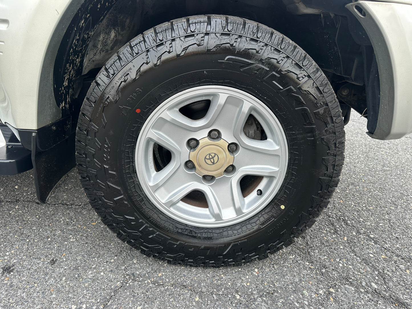 1998 Toyota Land Cruiser Prado TX Limited 4WD - 4 Cylinder Gasoline — LOT#695