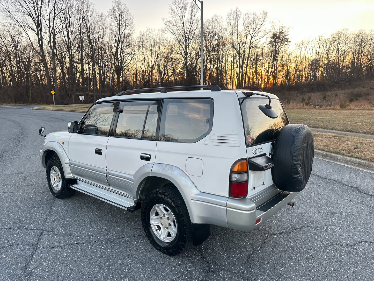 1999 Toyota Land Cruiser Prado TX Limited 4WD - 4 Cylinder Gasoline — LOT#688