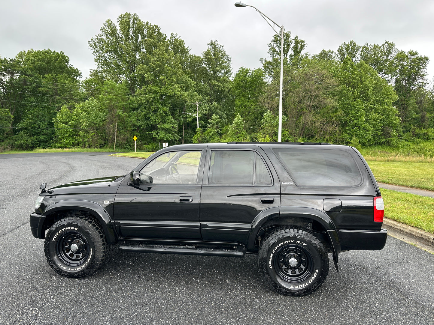 1998 TOYOTA HILUX SURF SSR-X LIMITED 4WD - 4 Cylinder Gasoline — LOT#902