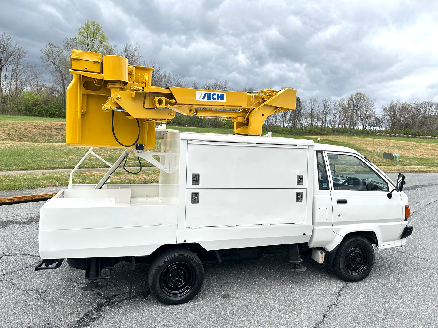 1997 TOYOTA LITEACE AICHI BUCKET TRUCK CM55